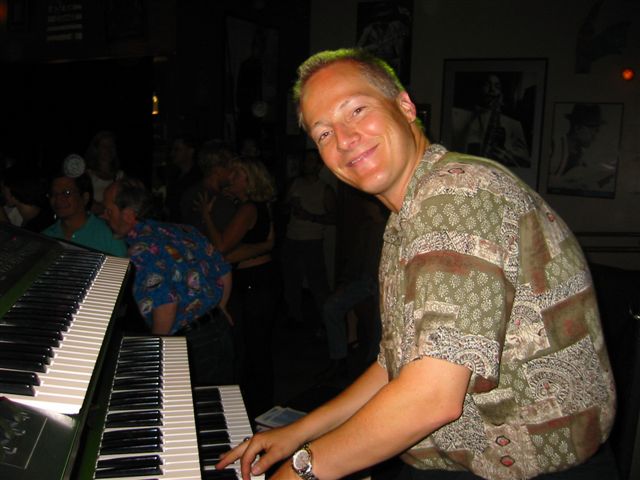 beeker singing 12 days of christmas